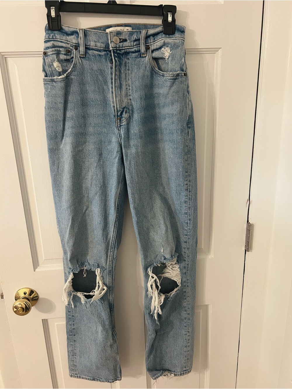 A&F 90’s Straight Ultra High Rise Distressed Jeans
